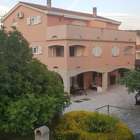 Apartments Ivanka G Malinska Extérieur photo