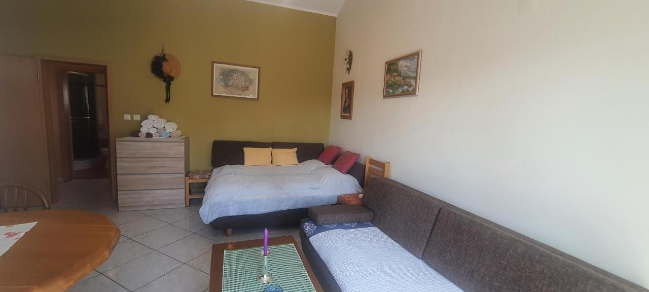 Apartments Ivanka G Malinska Extérieur photo