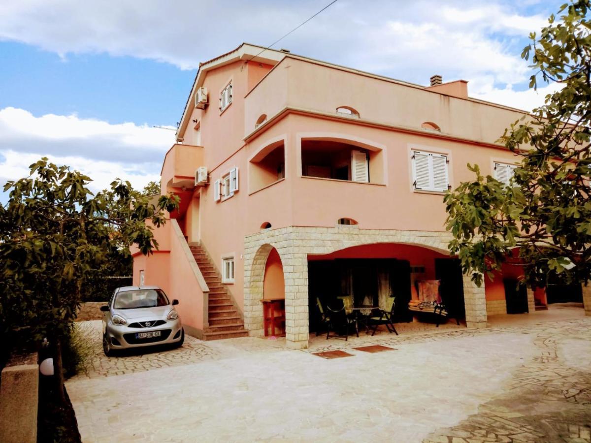 Apartments Ivanka G Malinska Extérieur photo