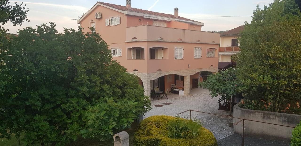 Apartments Ivanka G Malinska Extérieur photo